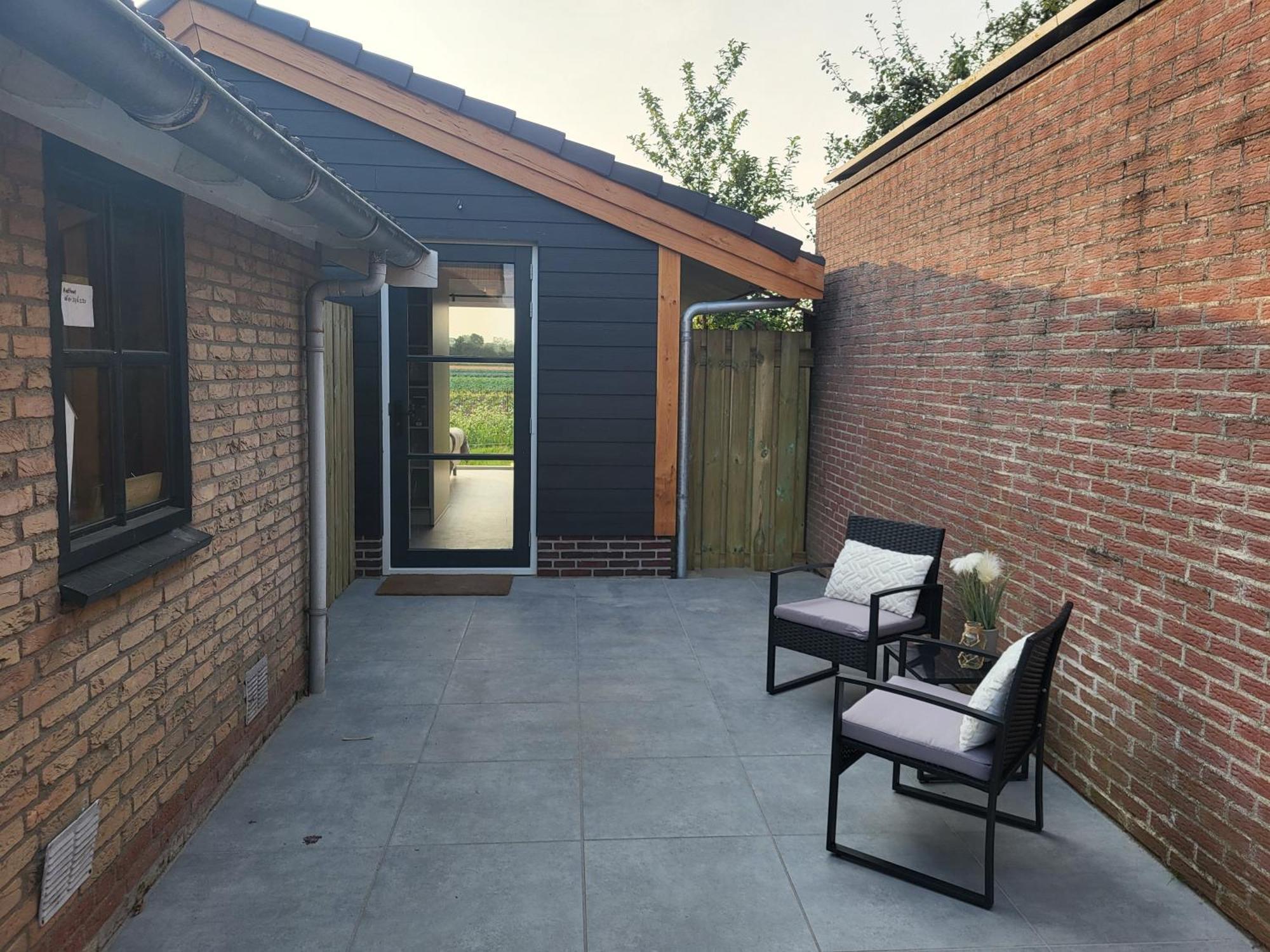 Huisje Mina Vrouwenpolder Exterior photo